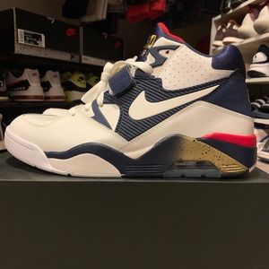 The OG! 90’s Sneaker Air Force 180